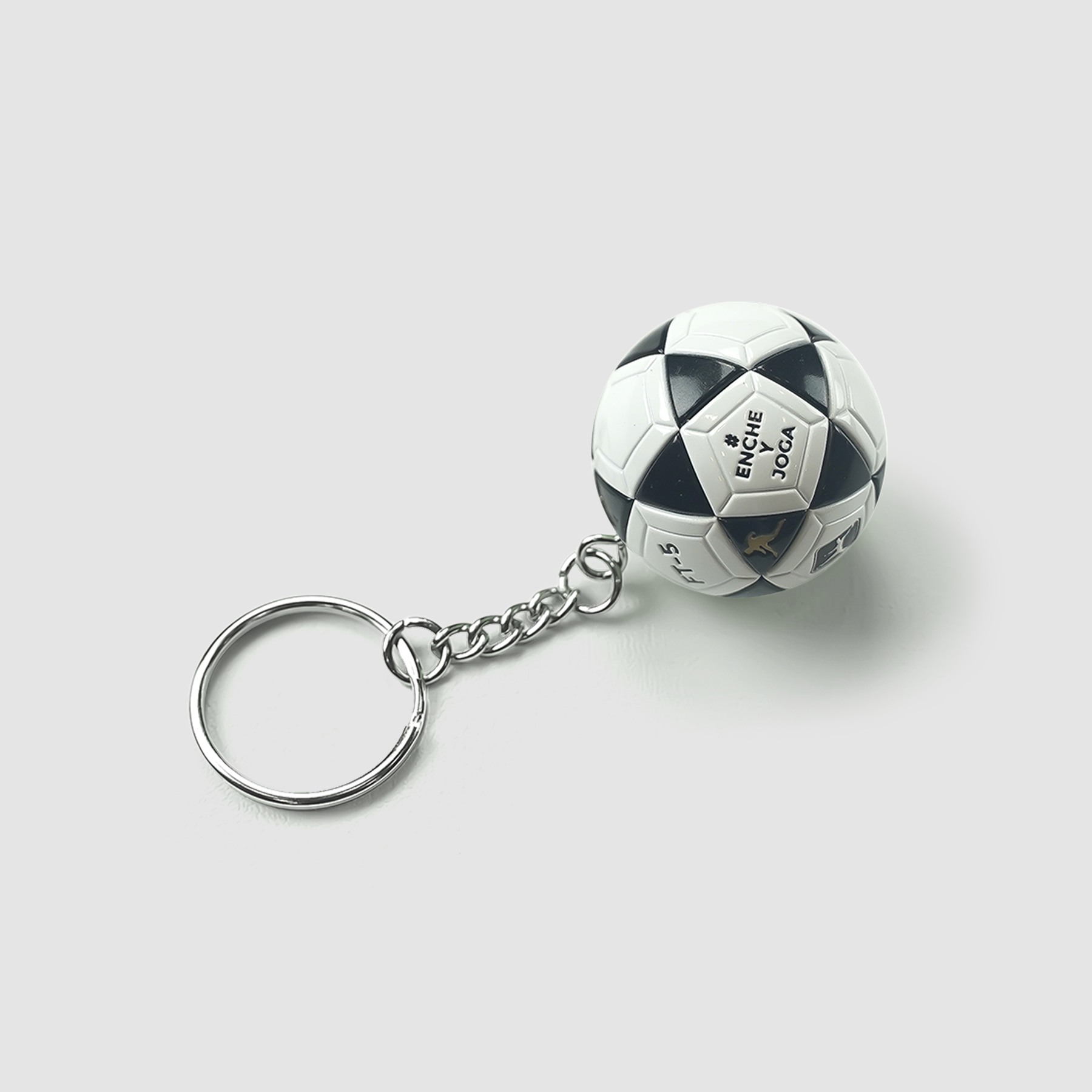 Imagem alternativa do produto Chaveiro Bola de Futev&ocirc;lei FT-5 Preto / Branco
